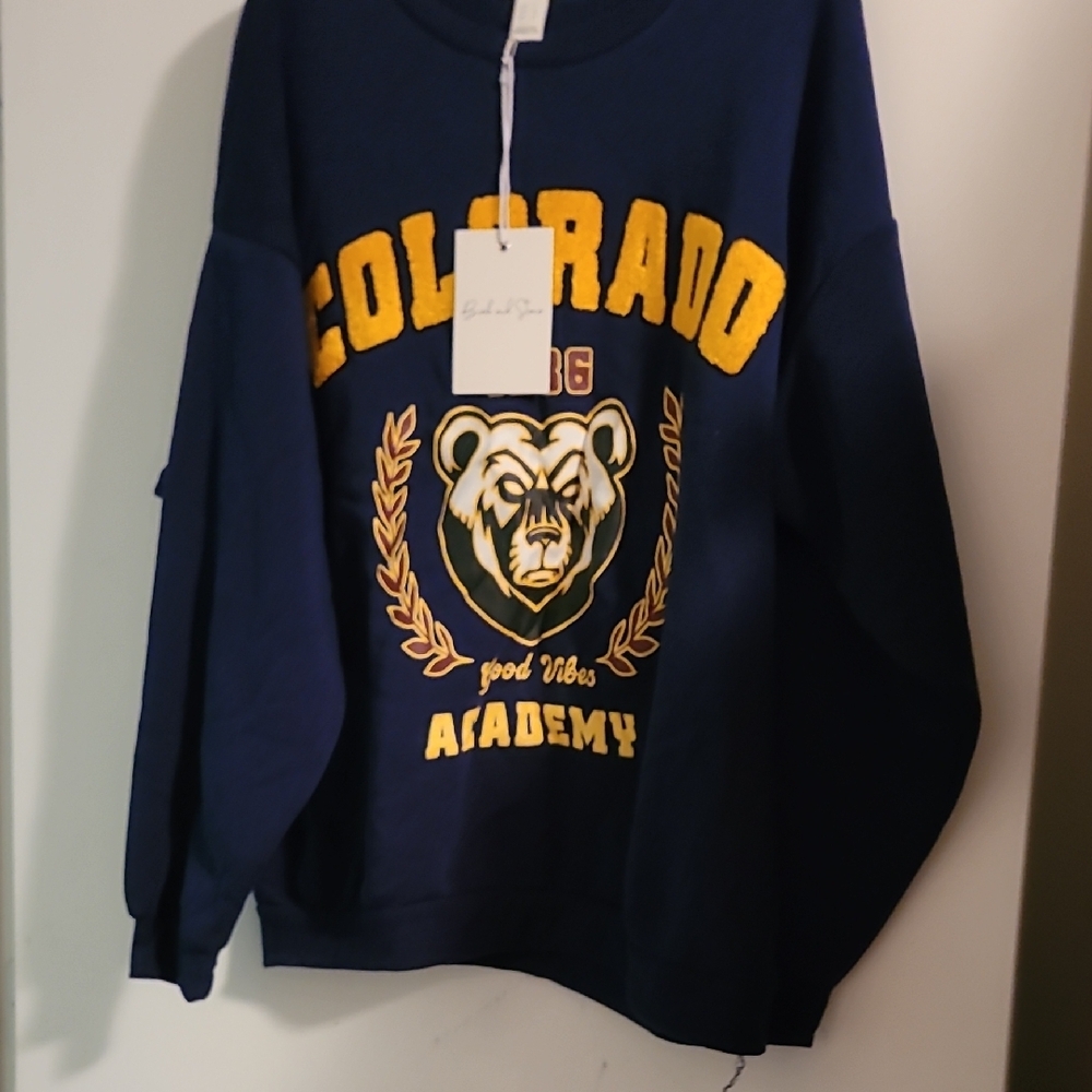 Charlotte Russe Navy and Yellow Graphic Sweater